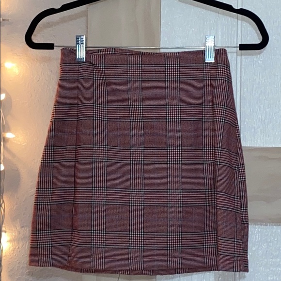 Brandy Melville Dresses & Skirts - Brandy Melville red plaid skirt